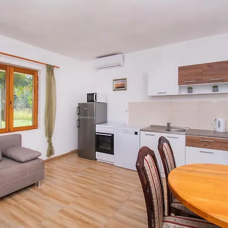 別荘 House Stone Curlew 6 *