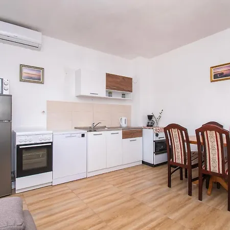 House Stone Curlew 6 *