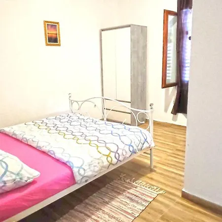 House Stone Curlew 6 Casa vacanze Lisane Tinjske