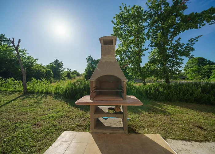 House Stone Curlew 6 * Lisane Tinjske